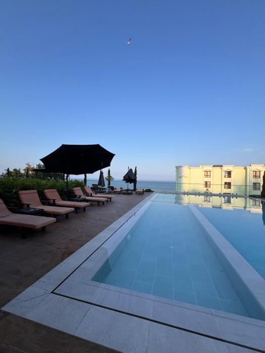 The Golden Compass , Pool and Sea Nearby
