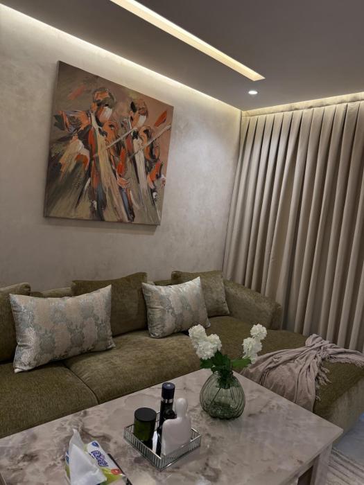 Triple Towers Modern Apartment with WiFi