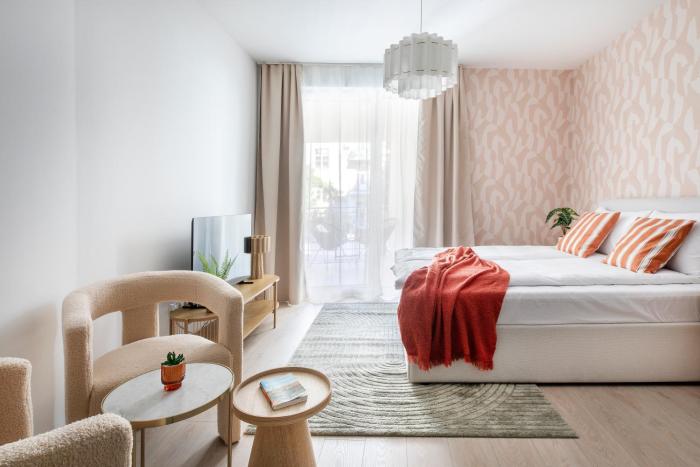 Stylish Studio with terrace near New York Cafe 6