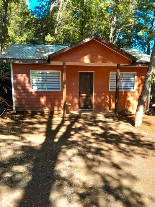 Cabin in native forest and hot tubs