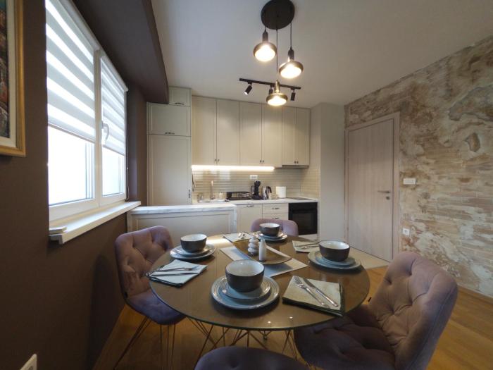 Tesla Apartment - Stay Like a Local