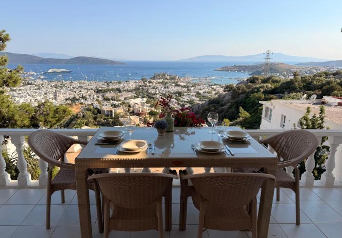 BODRUM BURCU VILLA , Magnificent Sea View, Cozy, Free Otopark, Free Wifi