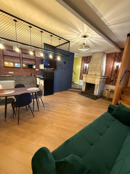Cozy Apartment on Gagarini Square