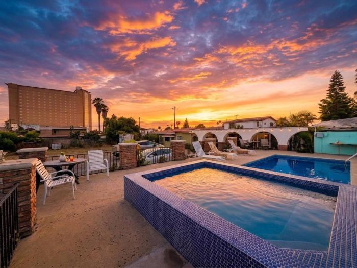 4BR Rosarito Beach Villa Pool Spa and RV Parking