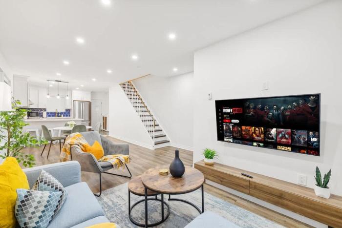 Stylish 3BR Urban Retreat near Christie sleeps 6 TO