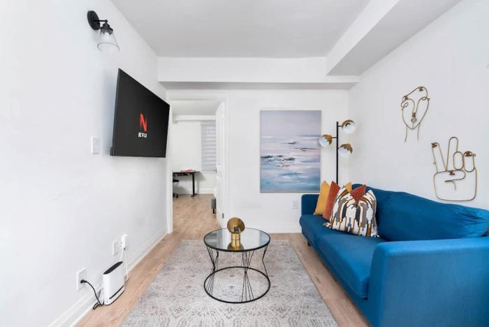 TO Chic 3BR Ossington Hub Near Subway & Shops