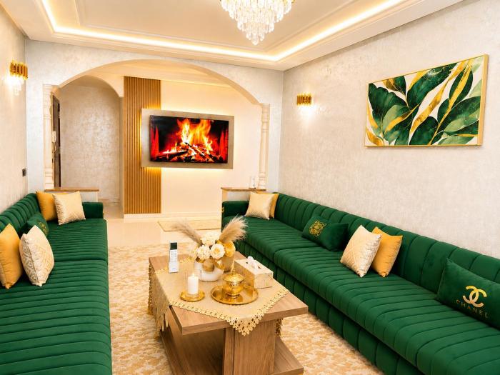 Elegant & Bright 2 Min to TGV & Corniche Beach