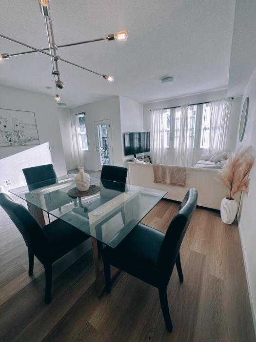 Entire townhouse with garage