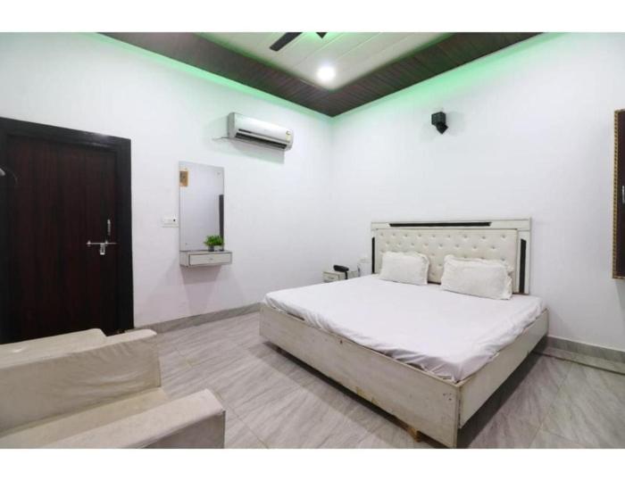 Hotel O The Taj King Residency