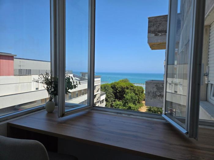 Apartment by the sea EDMS
