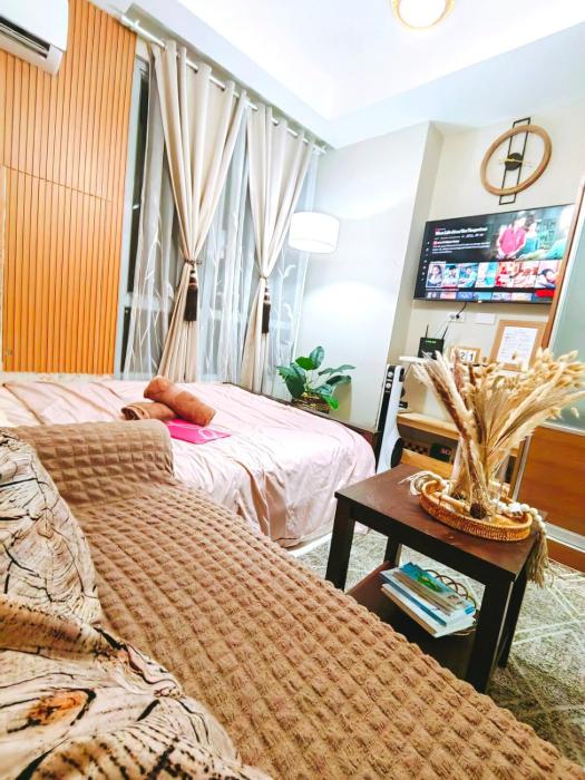 Camp CJ Studio Near BGC, MRT Boni FREE Pool Gym