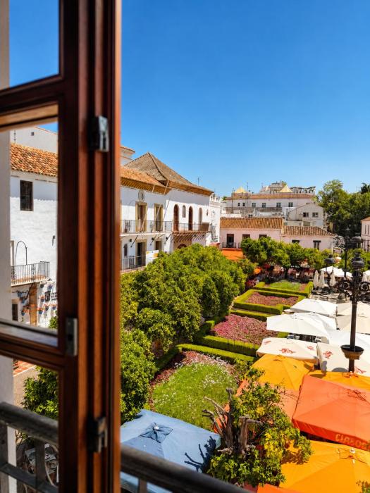 Plaza de Los Naranjos Old Town Marbella - EaW Homes