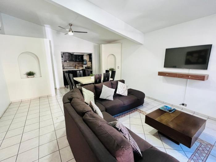 3 Bedrooms Home. Walking distance to the Malecon.