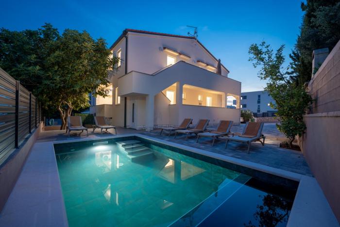 Apartments Lokvica with pool