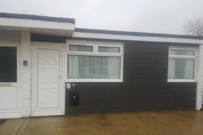 Lovely Chalet In The Isle Of Wight, Sleeps 6 Ref 97009S