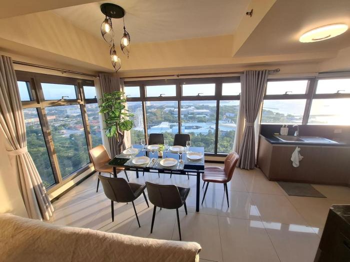 Upscale 2BR -93sqm -12pax -PET -Free Parking -PICC,MOA,WTC,CCP