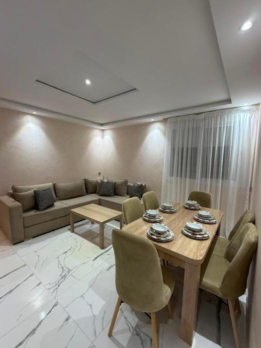 Apartment with pool