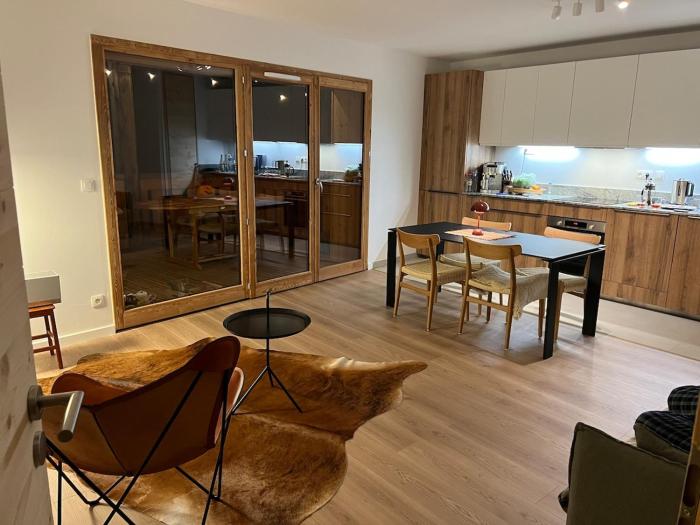 Luxury Facing Slopes ski in out
