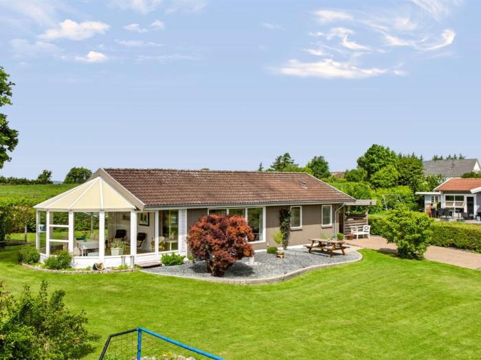 Holiday Home Snioulf - 800m from the sea by Interhome