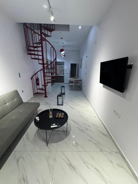 EVEs house 6 - Corinth center loft