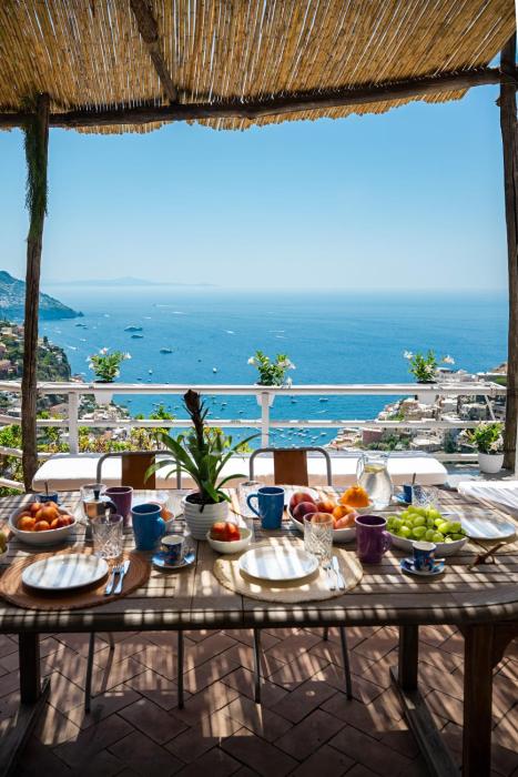 Flower Power Apartment POSITANO - for 6 guests with parking, terrace and seaview - 2 bathrooms and 3 bedrooms