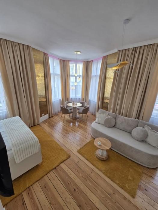 UKRYTY SEKRET - klimatyzowany apartament w centrum dla Par