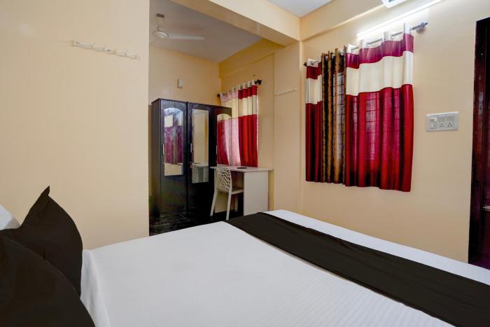 Hotel O Royal Treat