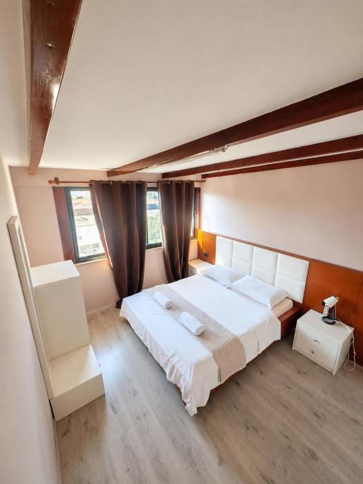 Tona Apartment 02