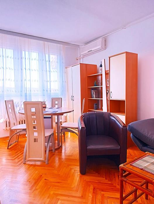SKYLINE apartment
