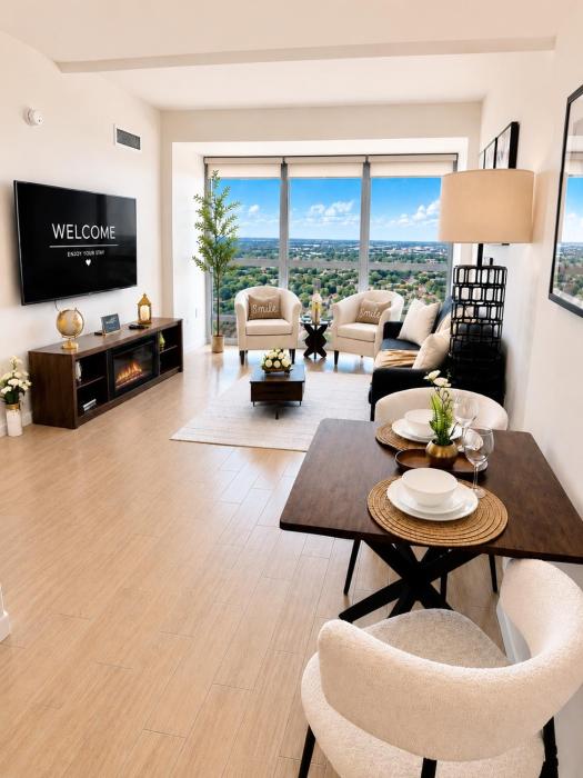 Luxury Skyline Apartment- Resort-Style Pool , Gym & Game Room