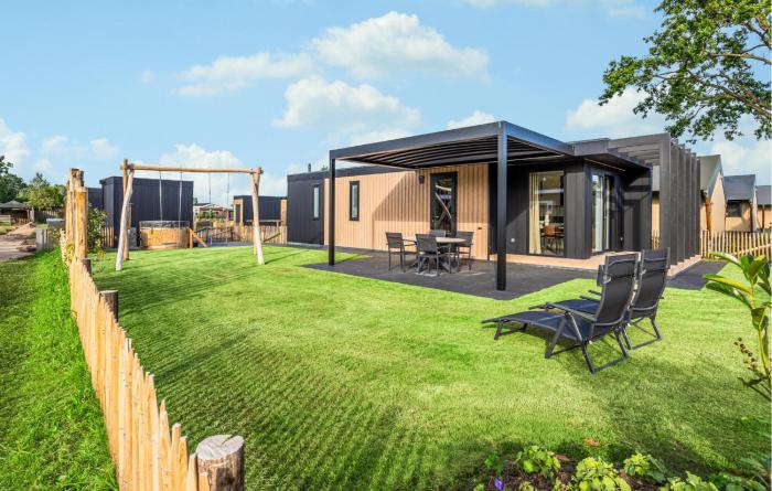 Beautiful Home In Voorthuizen With Wifi