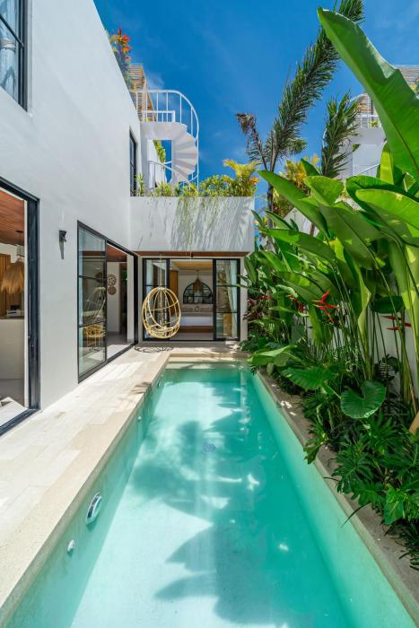Savani - 3BR Chic Villa in Cemagi, Pool & Rooftop