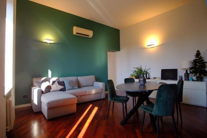 GuestHost - Cozy Terrace Flat Historic Center