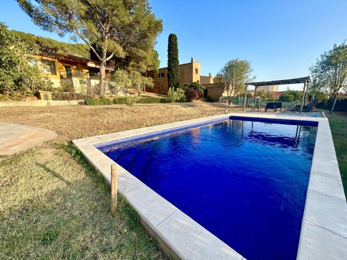Casa amb piscina i jardí a Palamós per 6 persones