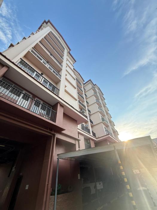 Scandinavian Condo in CDO with Pool and Wifi