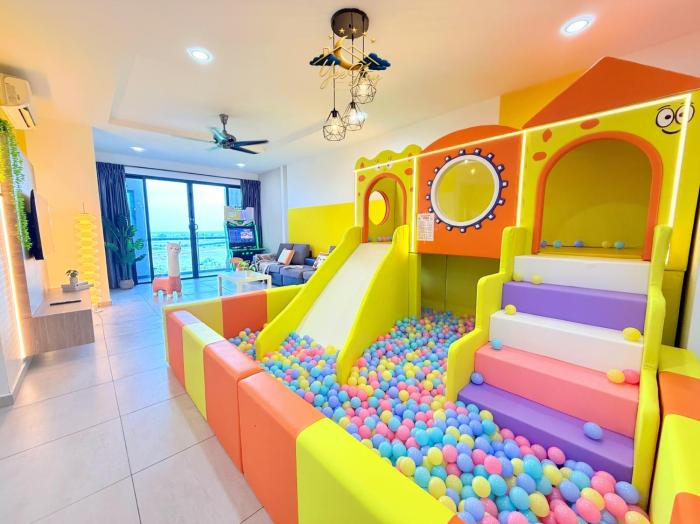 YeeStay Atlantis Huge Indoor Kids Playground Family Stay