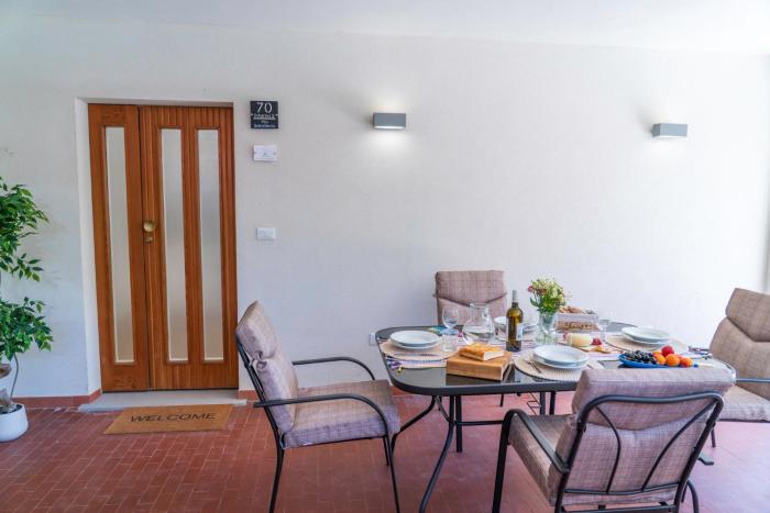 Le Manine Home near Mondaino Castle