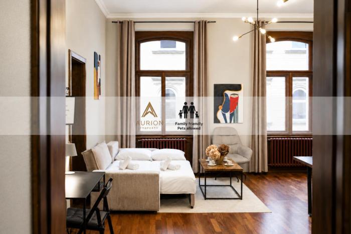 Urban Riverside Apartment - near Old Town - for 5 by AP