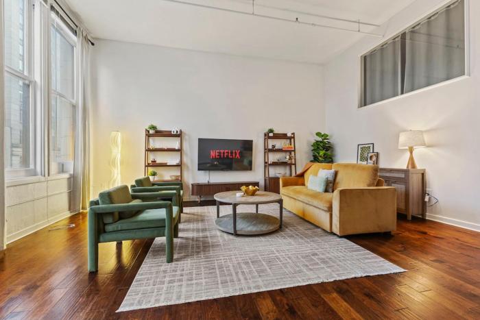 New Downtown Indy Group Stay-4BR-Sleeps 14