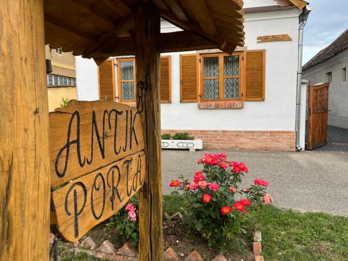 Antik Porta-Hangulatos parasztház kerttel,borospincével és infraszaunával