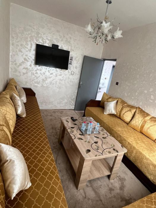 Cozy close to tram and airport and 10min to Rabat