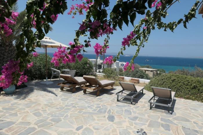 Charming Naxos Villa, Ocean Views, Modern Comfort, Tranquil Escape