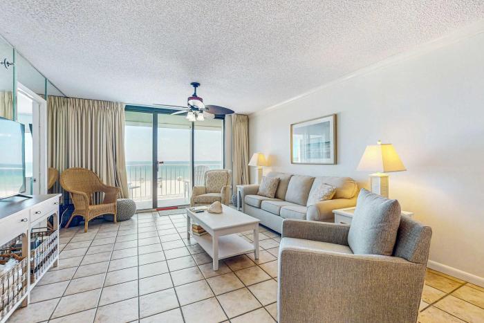 Lovely Condo in Beachfront Resort with Shared Hot Tub & Pool Central AC Free WiFi