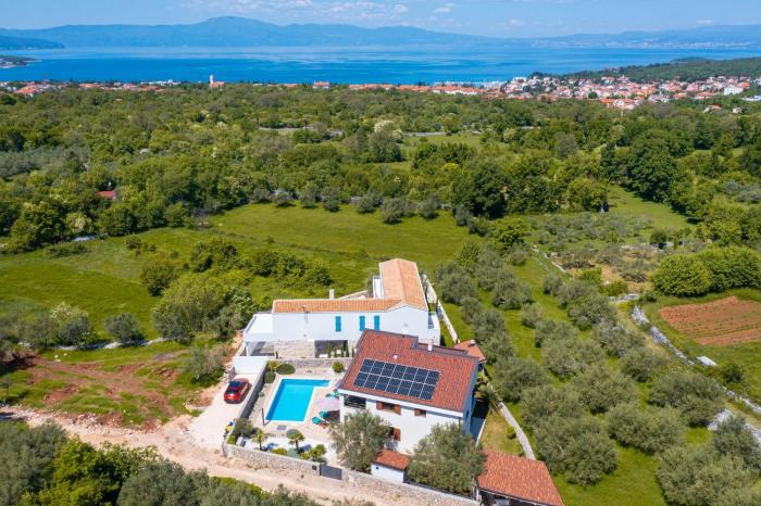 Luxury villa with a swimming pool Kremenici, Krk - 25986