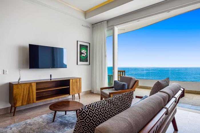 Blue Horizon 502 | 1BR2BA Puerto Vallarta Ocean View, Pool & Gym