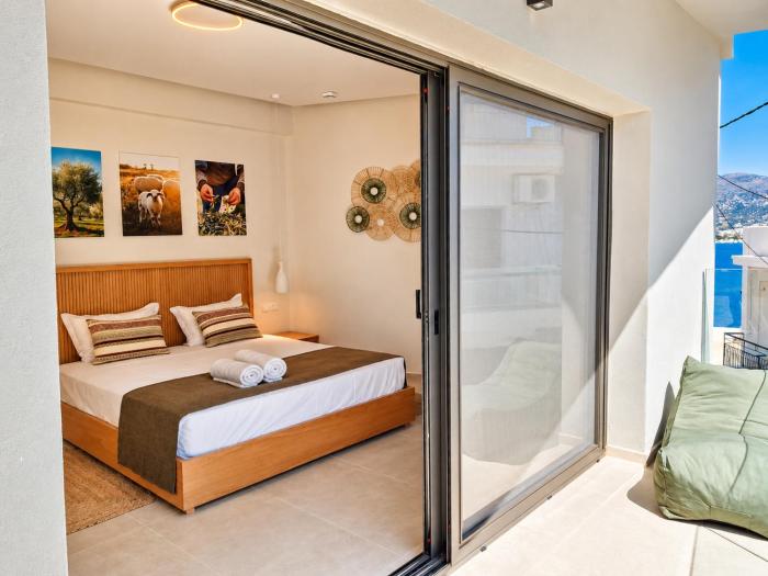 Port 7 Suites