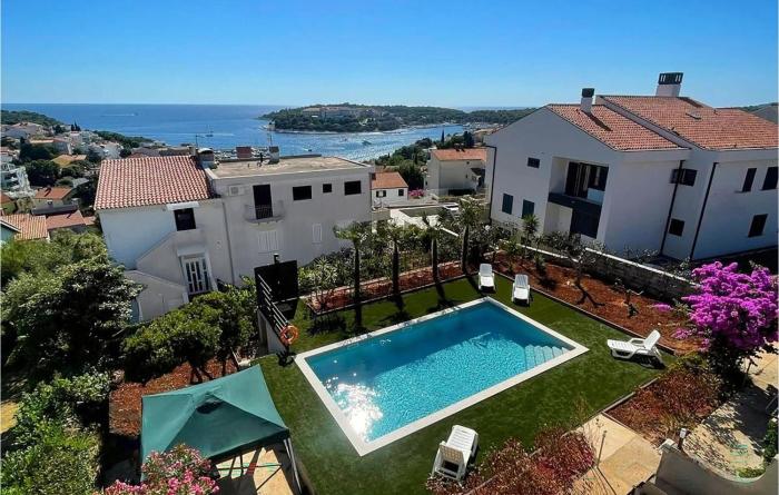 Cozy Apartment In Pula With Outdoor Swimming Pool