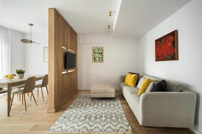 Innera Suite w. Parking & AC