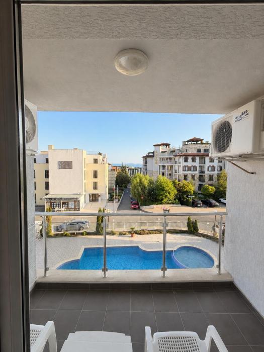 Apartment near the Beach in Sveti Vlas - Pool Access
