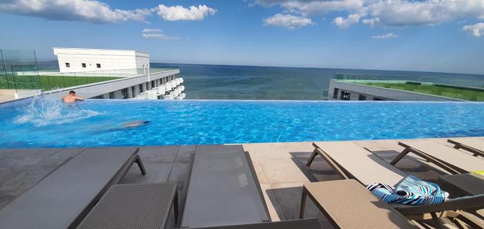 Infinity Premium Apartment - Beach Pool & Spa Resort Parking